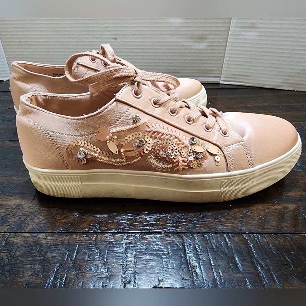 Madden Girl Astro pink jeweled and‎ sequined Sneakers size 9.5